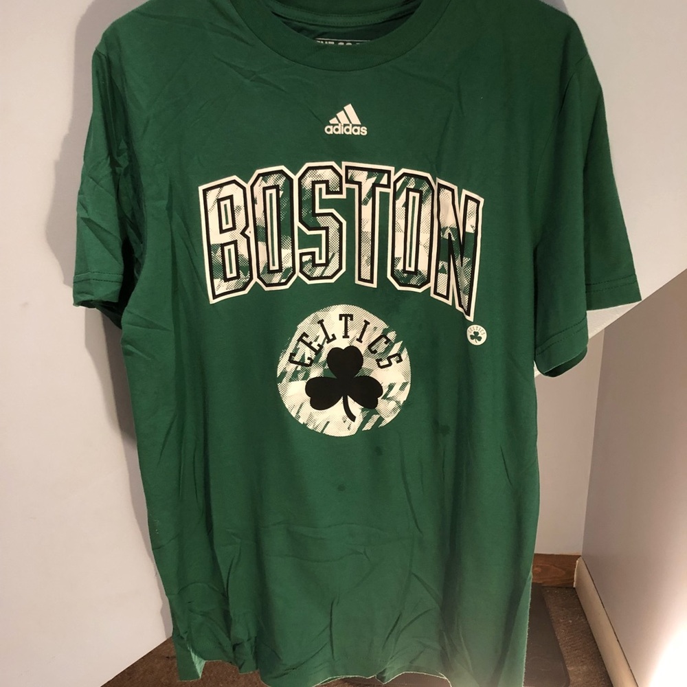 Men’s Celtics shirt